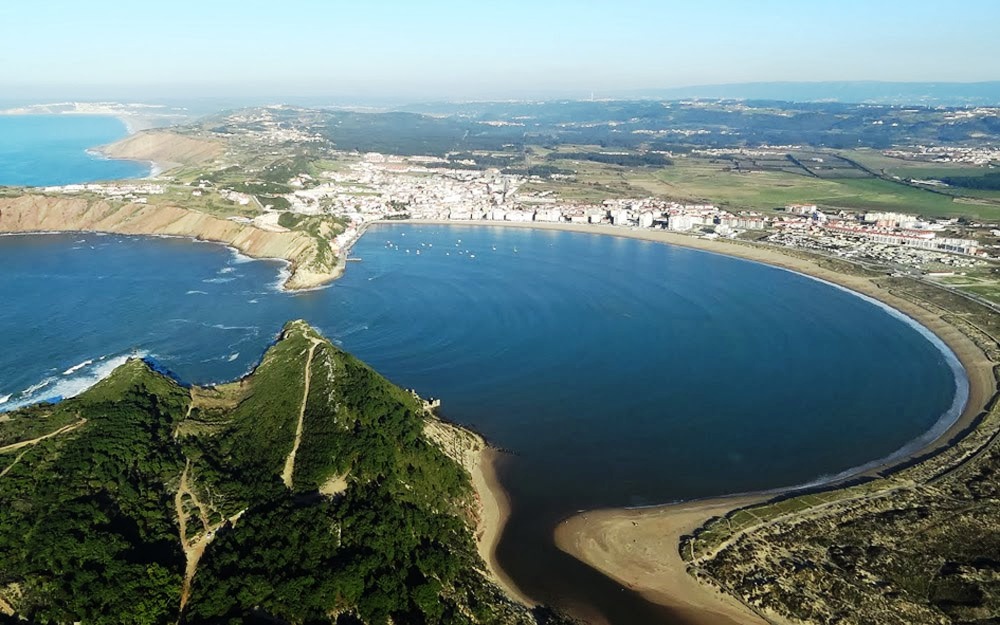 Lånad bild av São Martinho do Porto-bukten